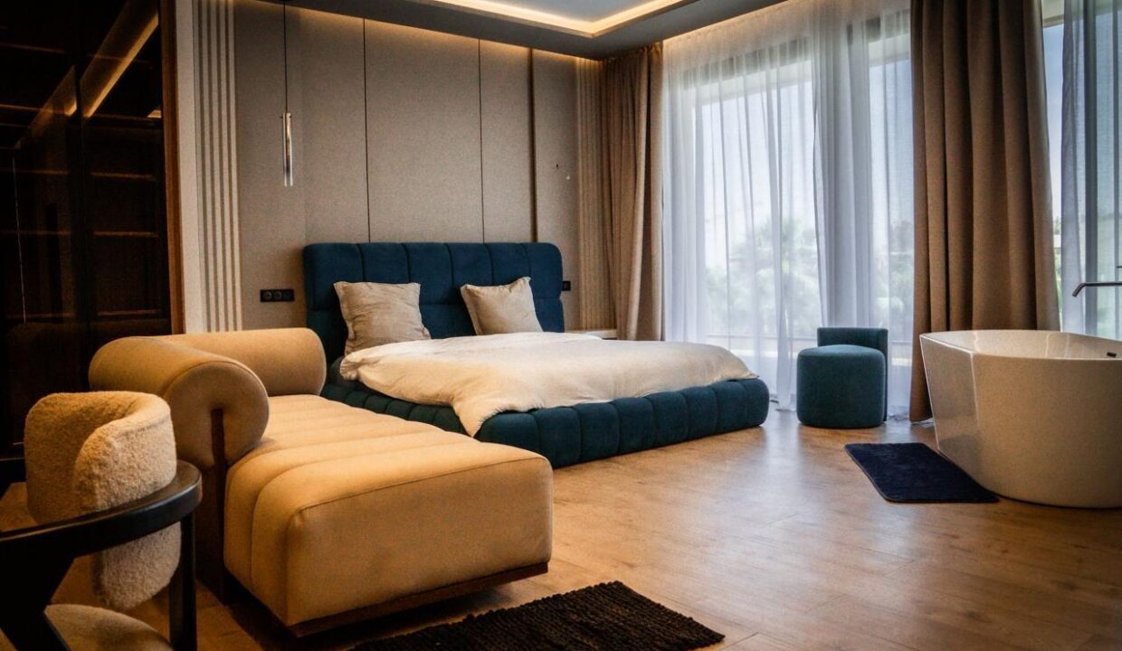 WhatsApp Image 2025-12-10 at 03.31.54 (1)