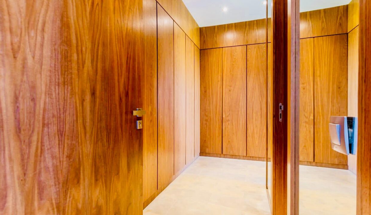 WhatsApp Image 2025-12-10 at 03.38.23