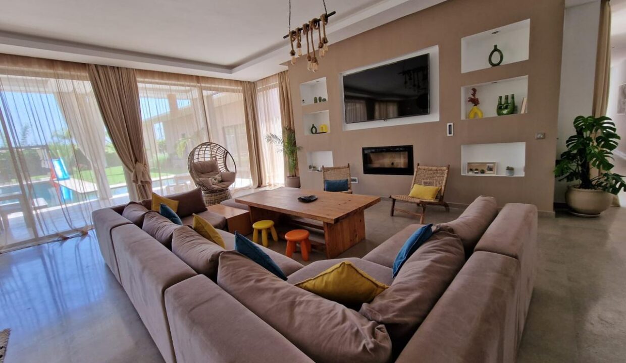 WhatsApp Image 2025-12-10 at 03.41.05 (1)