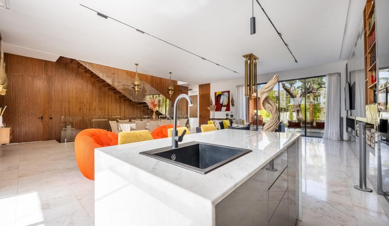 WhatsApp Image 2025-12-10 at 04.05.04 (2)