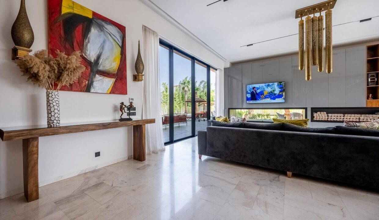 WhatsApp Image 2025-12-10 at 04.05.05 (1)