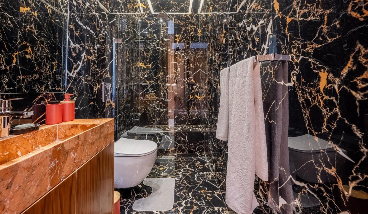 WhatsApp Image 2025-12-10 at 04.05.07