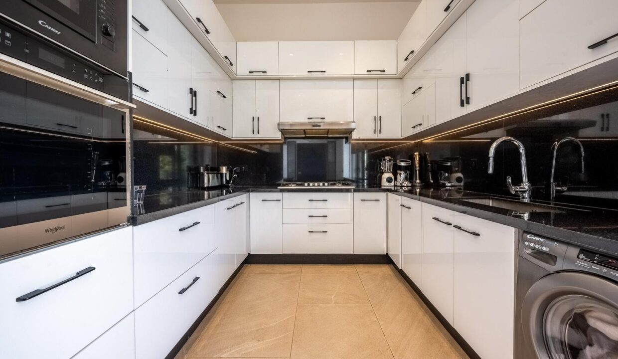 WhatsApp Image 2025-12-10 at 04.05.11 (4)