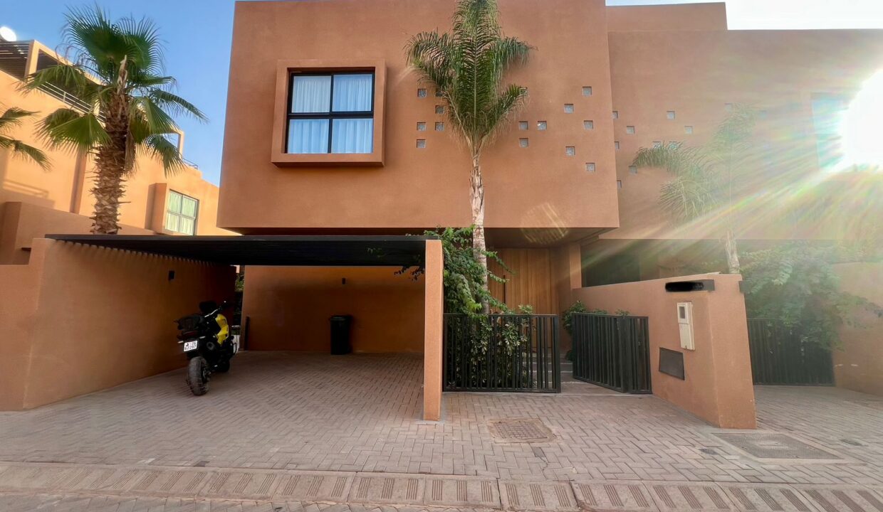 WhatsApp Image 2025-12-10 at 09.29.04