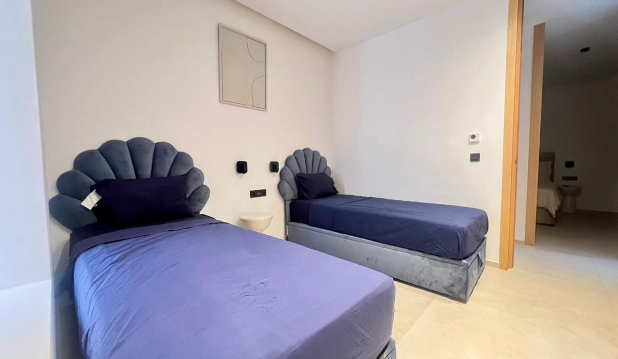 WhatsApp Image 2025-12-10 at 09.29.07 (2)