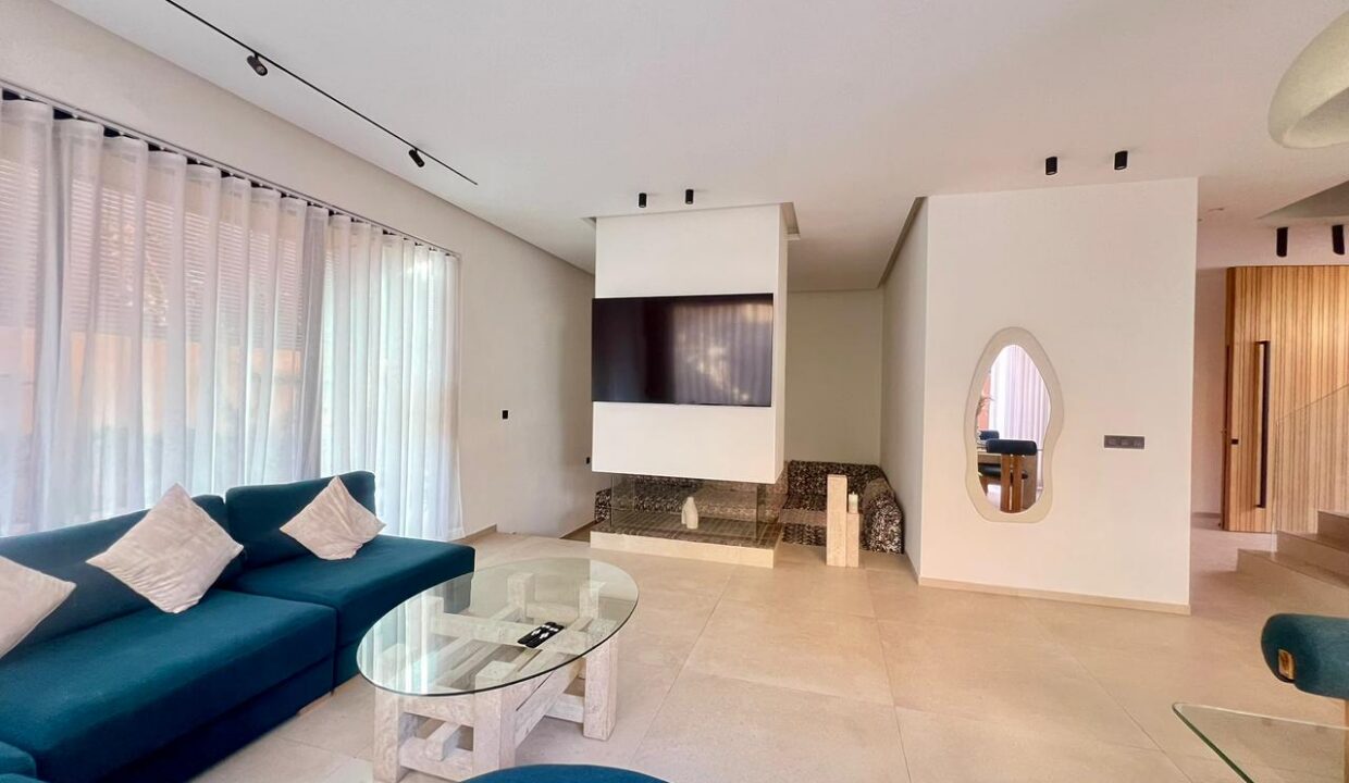 WhatsApp Image 2025-12-10 at 09.29.09