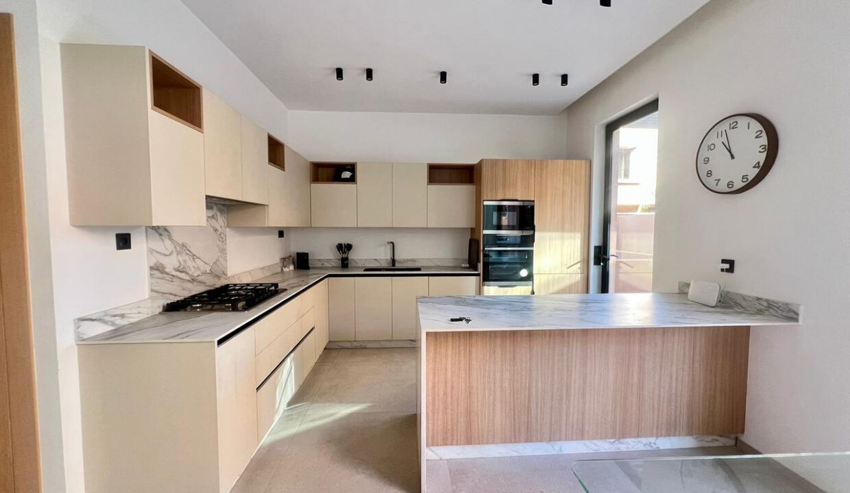 WhatsApp Image 2025-12-10 at 09.29.09 (3)