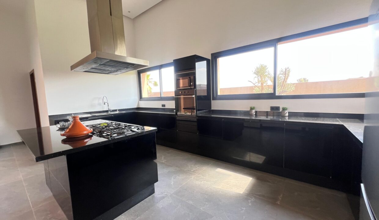 WhatsApp Image 2025-12-10 at 09.34.30