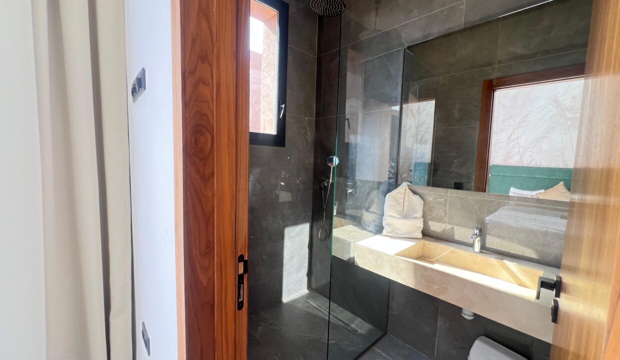 WhatsApp Image 2025-12-10 at 09.34.32 (2)